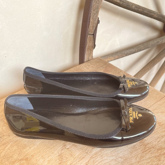 PRADA Black Patton Leather Classic Milano Flats Beautiful Gold Logo 36.5 ITALY!! - Picture 10 of 12